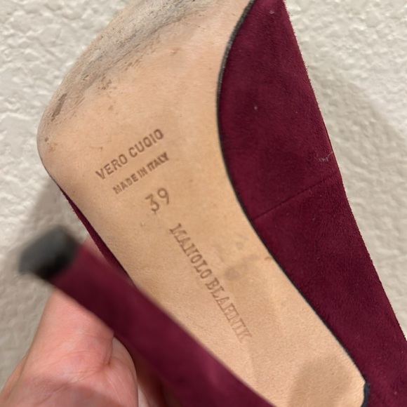 Manolo Blahnik Burgundy Suede Classic Heels Pumps 39 (fit like 37/38) - Picture 5 of 5